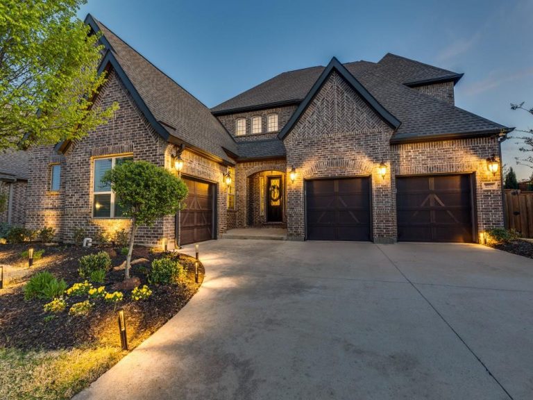 Property Photo of 10937 Smoky Oak Trail, Flower Mound 76226 – Home for Sale in Flower Mound