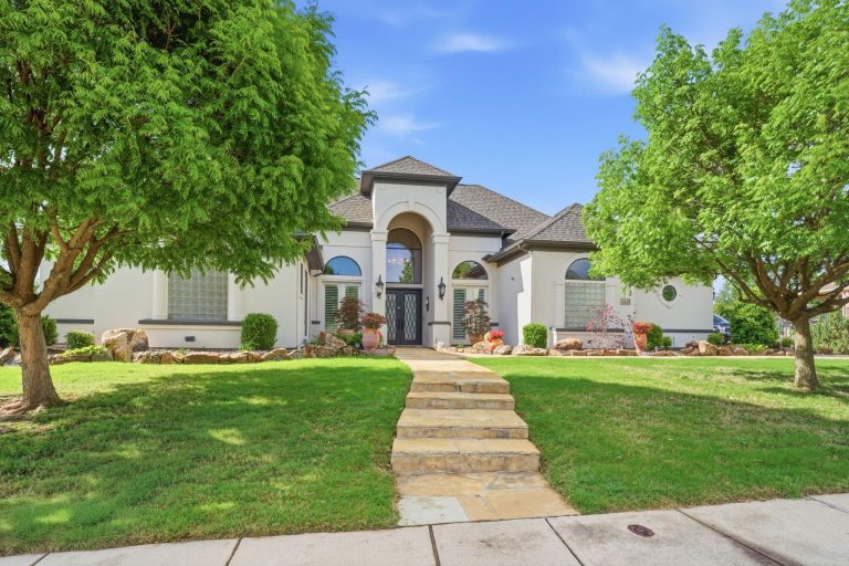 Property Photo of 1120 Twin Oaks Drive, Prosper 75078 – Home for Sale in Prosper
