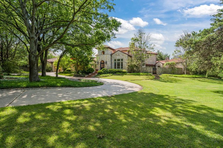 Property Photo of 545 W Highland Street, Southlake 76092 – Home for Sale in Southlake