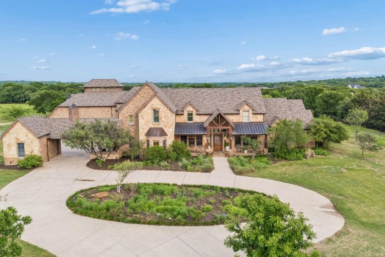 Property Photo of 4088 Chimney Rock Drive, Flower Mound 75022 – Home for Sale in Flower Mound