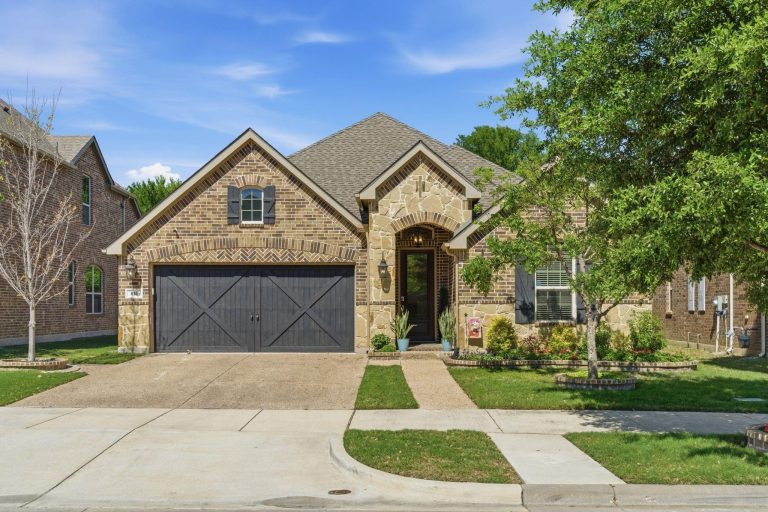 Property Photo of 815 Dove Trail, Euless 76039 – Home for Sale in Euless