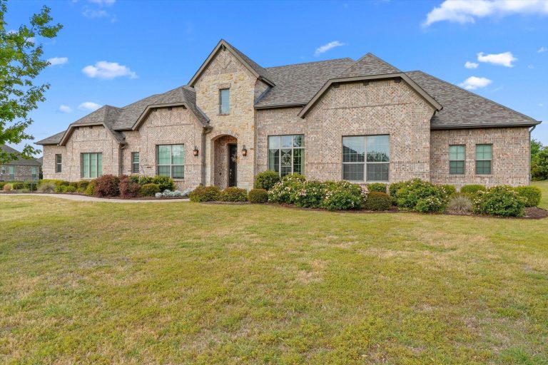 Property Photo of 2220 E Hendrix Avenue, Lucas 75002 – Home for Sale in Lucas