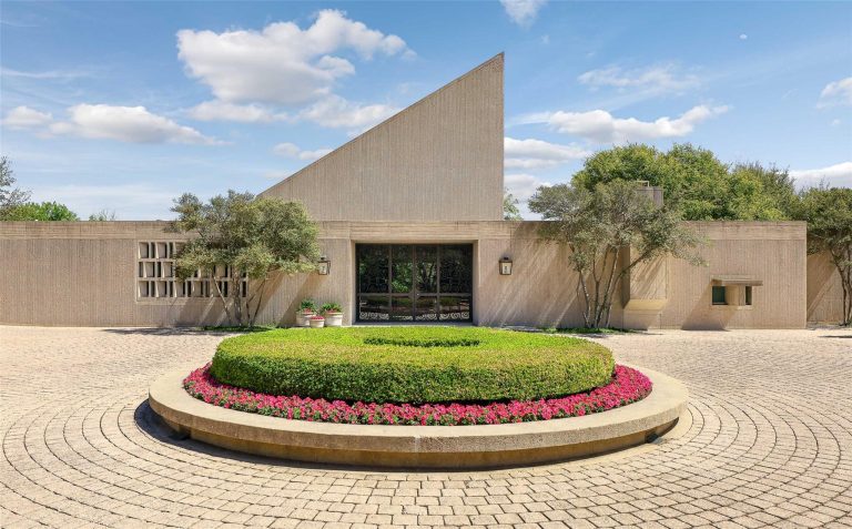 Property Photo of 1400 Shady Oaks Lane, Westover Hills 76107 – Home for Sale in Westover Hills