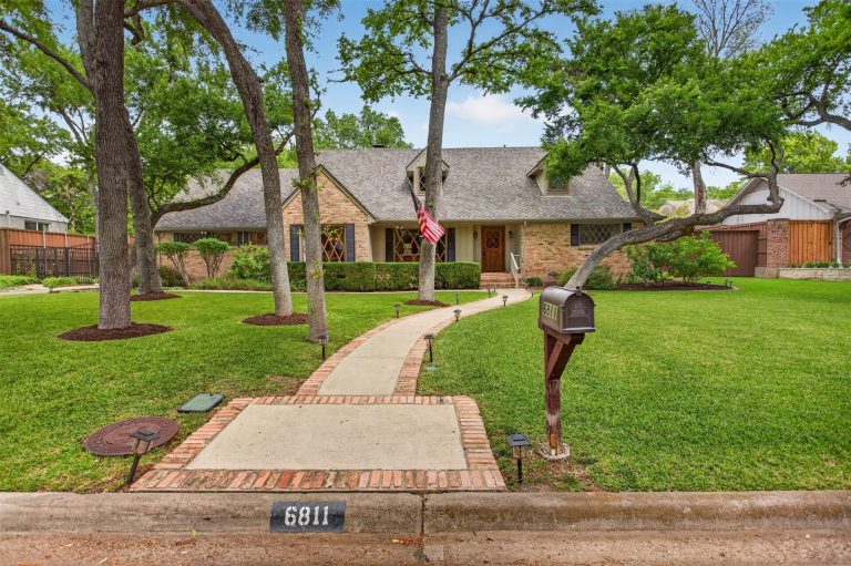 Property Photo of 6811 Bradbury Lane, Dallas 75230 – Home for Sale in Dallas