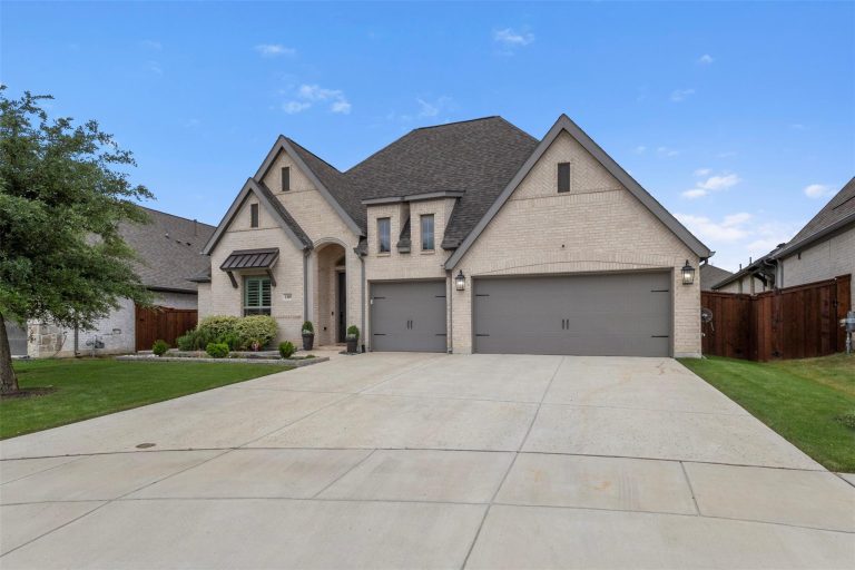 Property Photo of 1305 Alder Court, Aubrey 76227 – Home for Sale in Aubrey
