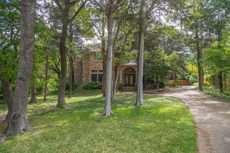 Property Photo of 1322 Cartwright Drive, Cedar Hill 75104 – Home for Sale in Cedar Hill