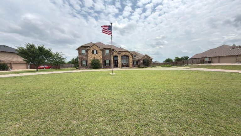 Property Photo of 13154 Franklin Lane, Talty 75126 – Home for Sale in Talty
