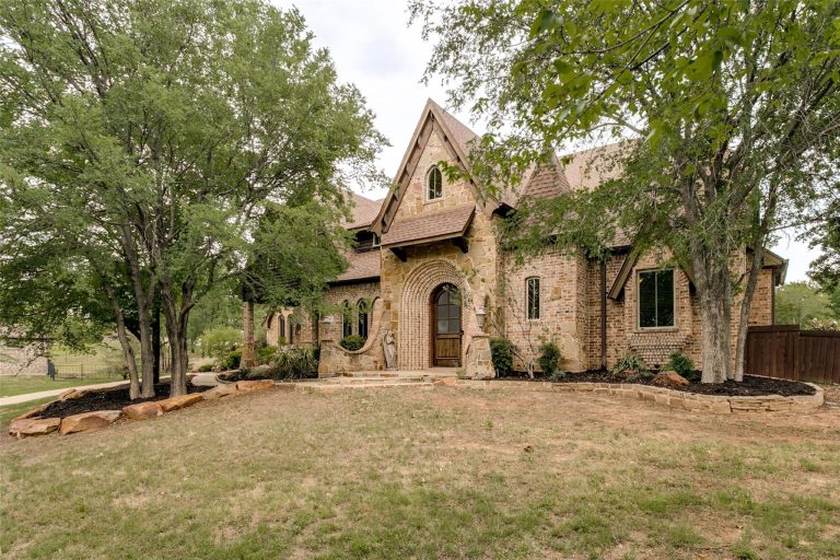 Property Photo of 1985 Woodland Drive, Cross Roads 76227 – Home for Sale in Cross Roads