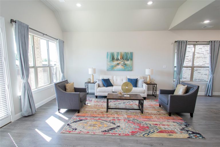 Property Photo of 12709 Royal Oaks Lane, Farmers Branch 75234 – Home for Sale in Farmers Branch