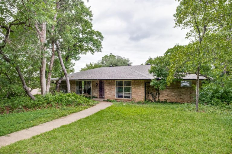 Property Photo of 1723 Timbergrove Circle, Dallas 75208 – Home for Sale in Dallas