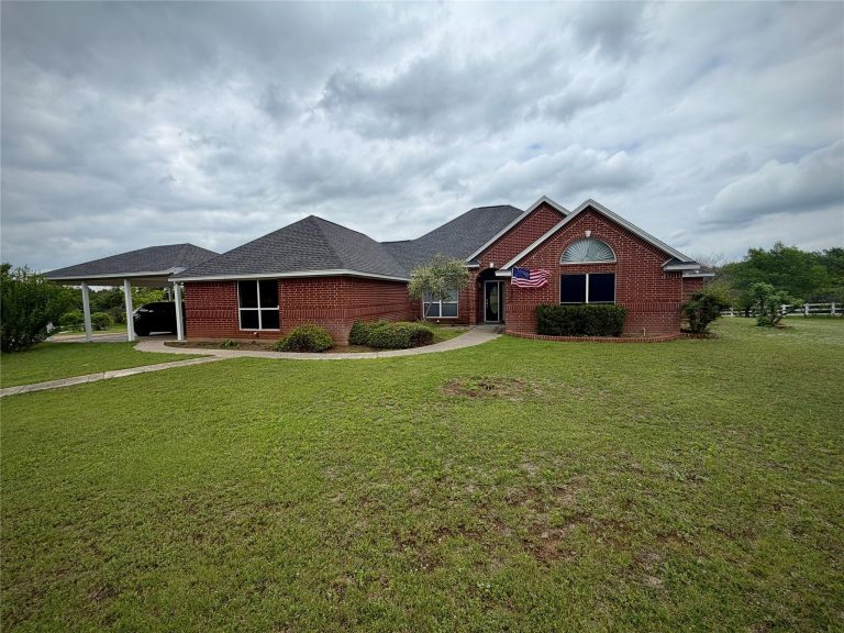 Property Photo of 8816 Cleburne Highway, Granbury 76049 – Home for Sale in Granbury