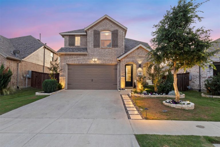 Property Photo of 3601 Palmetto Avenue, Aubrey 76227 – Home for Sale in Aubrey