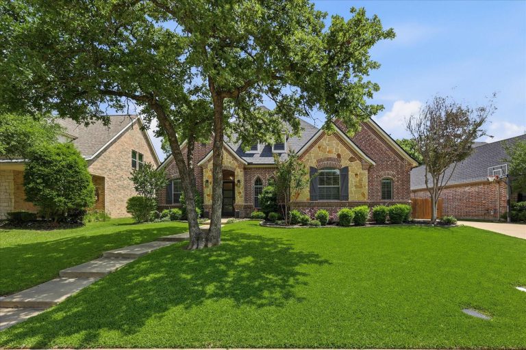 Property Photo of 3408 Comanche Trail, Hurst 76054 – Home for Sale in Hurst