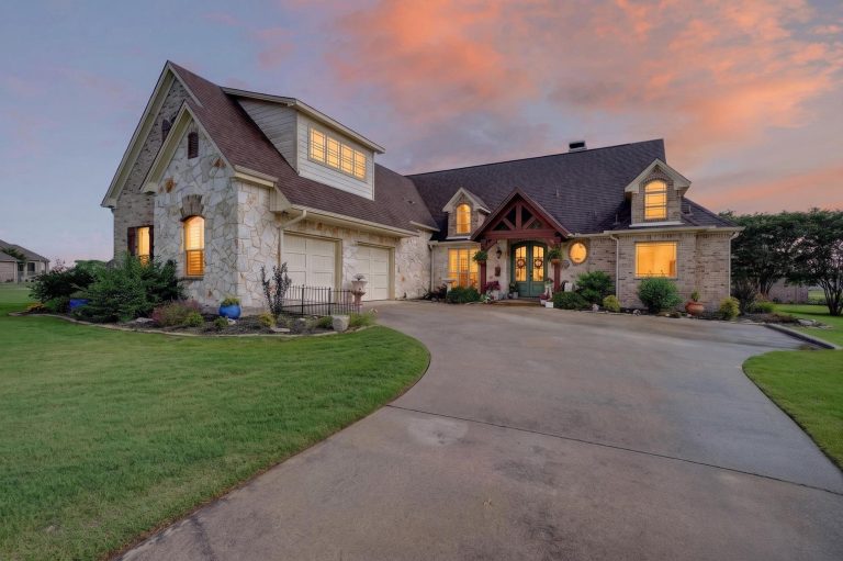 Property Photo of 1399 Canyon Lake Road, Wills Point 75169 – Home for Sale in Wills Point