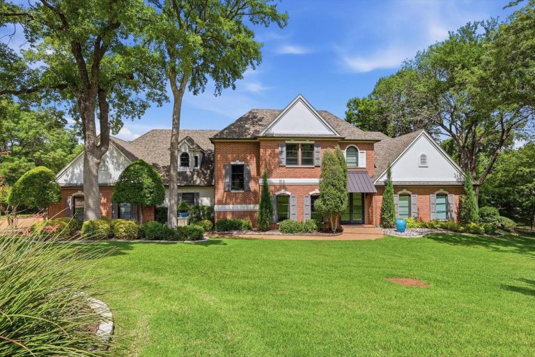 Property Photo of 2724 Gentle Drive, Flower Mound 75022 – Home for Sale in Flower Mound