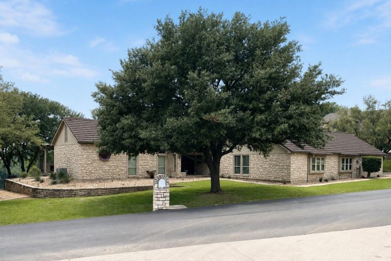 Property Photo of 10100 Ravenswood Road, Granbury 76049 – Home for Sale in Granbury