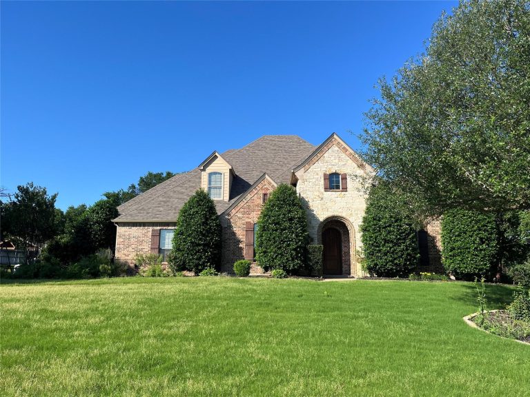 Property Photo of 145 Country Vista Circle, Burleson 76028 – Home for Sale in Burleson