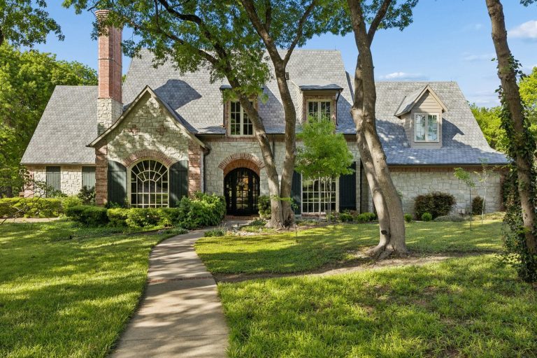 Property Photo of 1 Woody Crest Circle, Fairview 75069 – Home for Sale in Fairview
