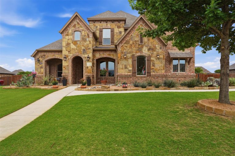 Property Photo of 207 Tamiami Trail, Haslet 76052 – Home for Sale in Haslet