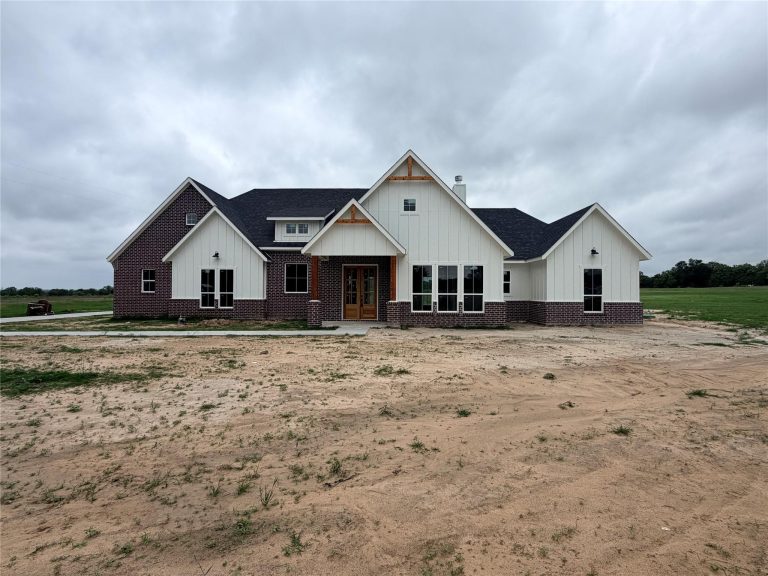 Property Photo of 3171 Pear Orchard Road, Granbury 76048 – Home for Sale in Granbury