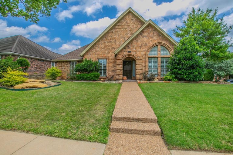 Property Photo of 1925 Glenbrook Court, Bedford 76021 – Home for Sale in Bedford