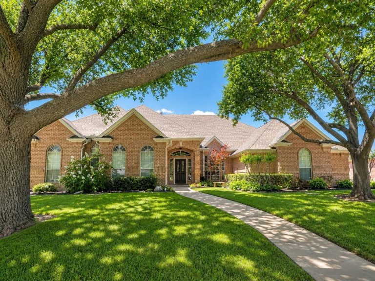 Property Photo of 901 Glen Abbey Drive, Mansfield 76063 – Home for Sale in Mansfield