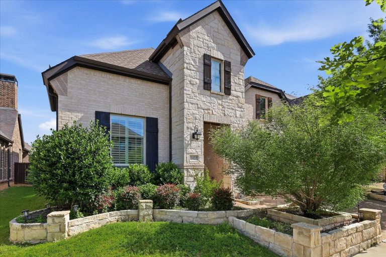 Property Photo of 2425 Hunters Boulevard, Lewisville 75056 – Home for Sale in Lewisville