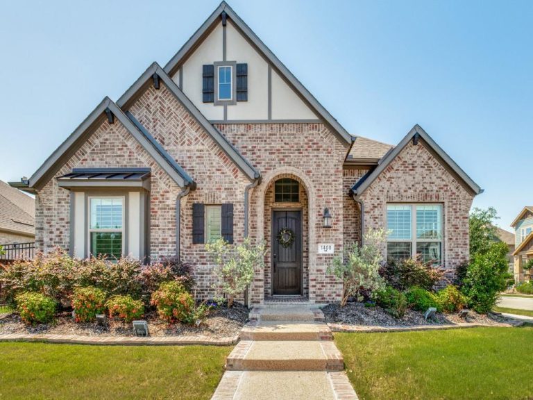 Property Photo of 1400 Colorado Ruby Court, Arlington 76005 – Home for Sale in Arlington