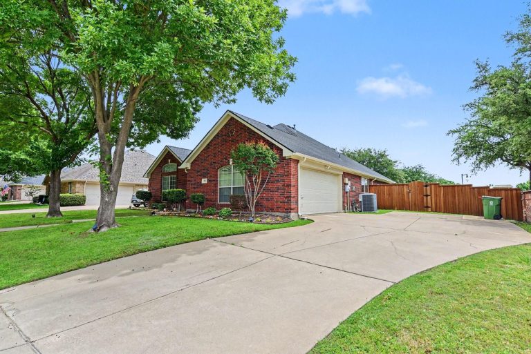 Property Photo of 301 Cave River Drive, Murphy 75094 – Home for Sale in Murphy