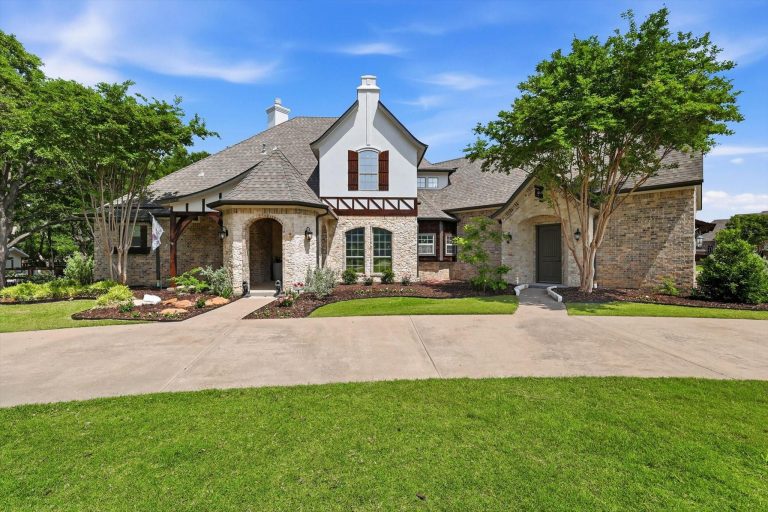 Property Photo of 8079 Steeplechase Circle, Argyle 76226 – Home for Sale in Argyle