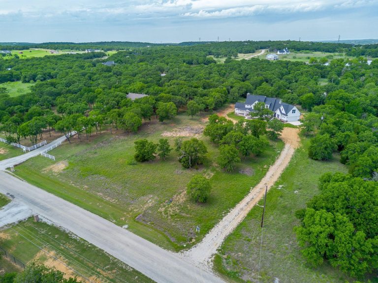 Property Photo of 247 Silver Lakes Drive, Sunset 76270 – Home for Sale in Sunset
