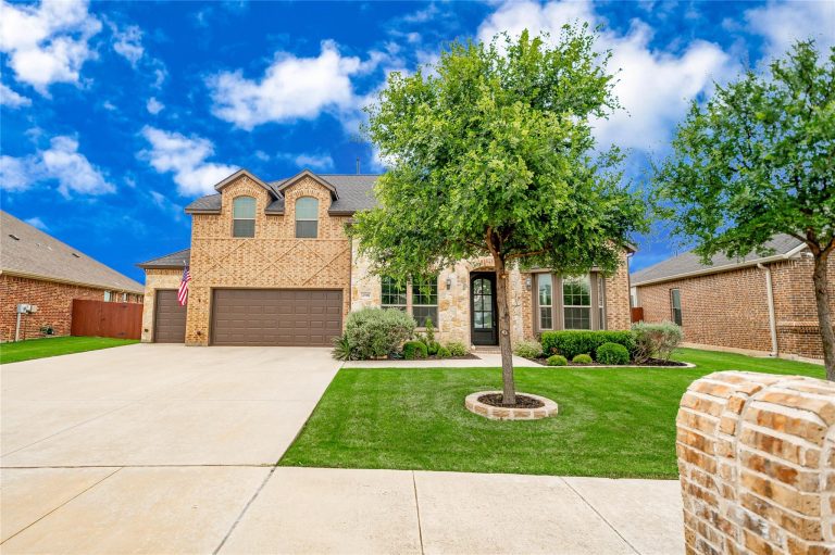 Property Photo of 4708 Brookside Drive, Denton 76226 – Home for Sale in Denton