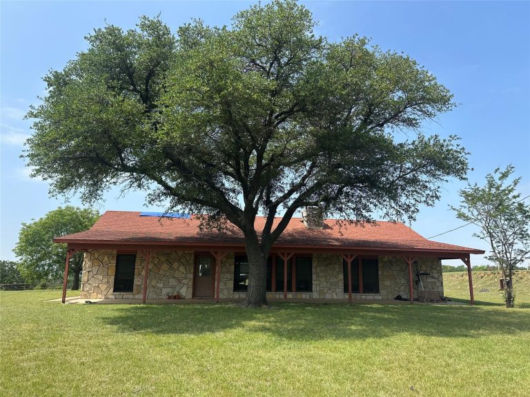 Property Photo of 573 County Road 3592, Paradise 76073 – Home for Sale in Paradise