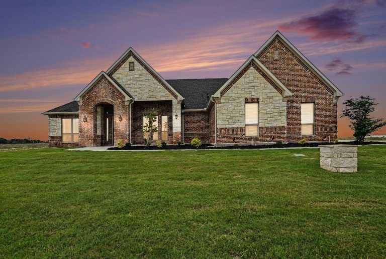 Property Photo of 1019 Kingsley Court, Weatherford 76087 – Home for Sale in Weatherford