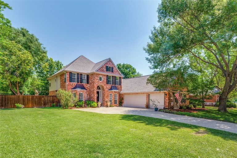 Property Photo of 907 Parkwood Court, McKinney 75072 – Home for Sale in McKinney