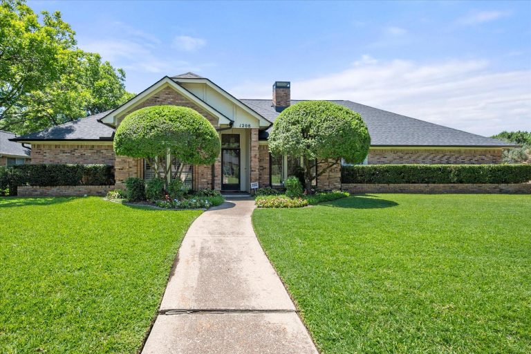 Property Photo of 1208 Fairfax Drive, Mansfield 76063 – Home for Sale in Mansfield