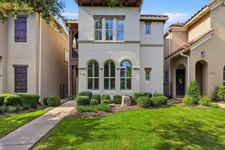 Property Photo of 516 Sandy Lane, Flower Mound 75022 – Home for Sale in Flower Mound