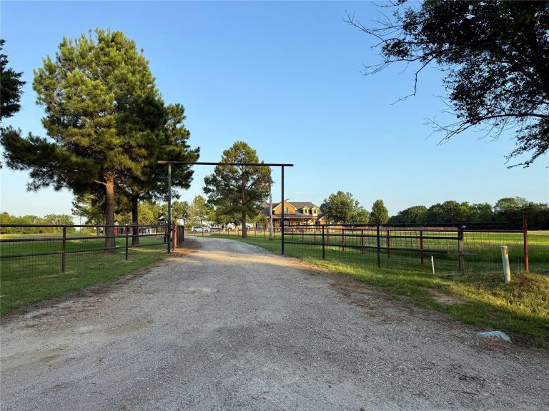 Property Photo of 895 Vz County Road 3216, Wills Point 75169 – Home for Sale in Wills Point