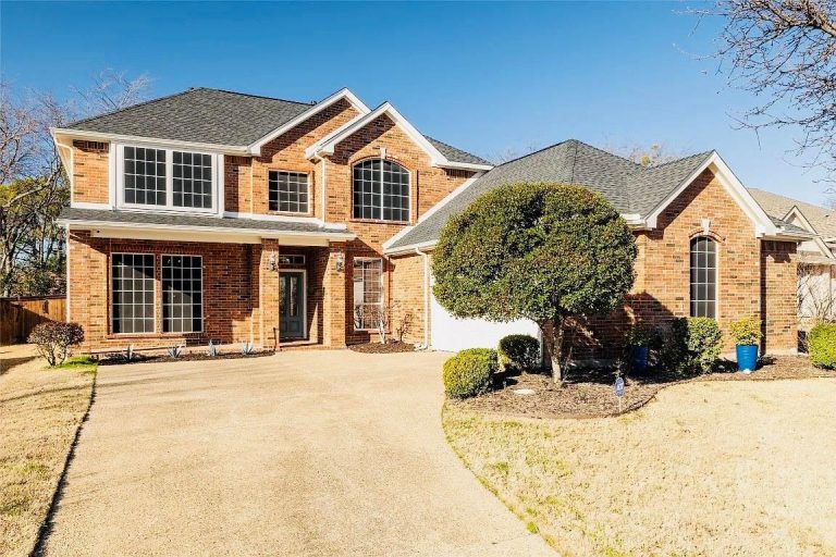Property Photo of 1017 Muirfield Drive, Mansfield 76063 – Home for Sale in Mansfield