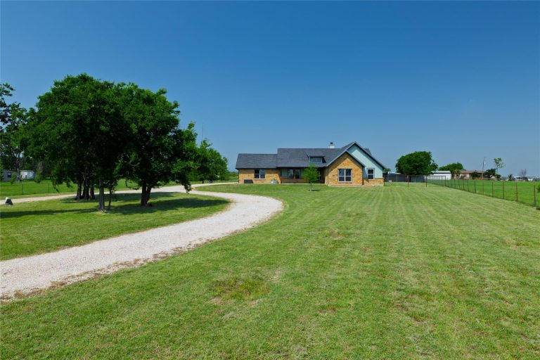 Property Photo of 14447 Warbler Lane, Haslet 76052 – Home for Sale in Haslet
