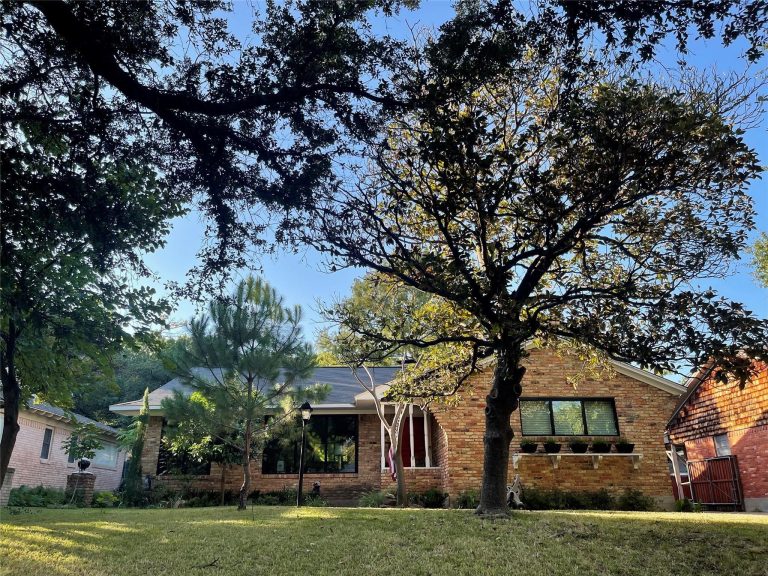 Property Photo of 6755 E Mockingbird Lane, Dallas 75214 – Home for Sale in Dallas