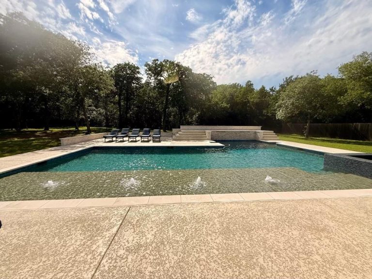 Property Photo of 160 S Woodland Trail – Home for Sale in Texas