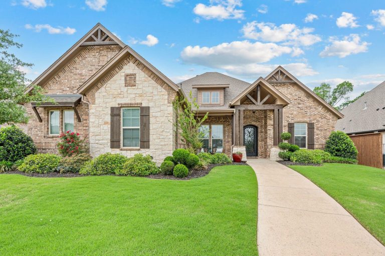Property Photo of 7320 Winding Way Drive, Arlington 76001 – Home for Sale in Arlington