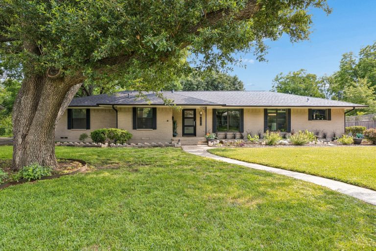 Property Photo of 3040 Selma Lane, Farmers Branch 75234 – Home for Sale in Farmers Branch