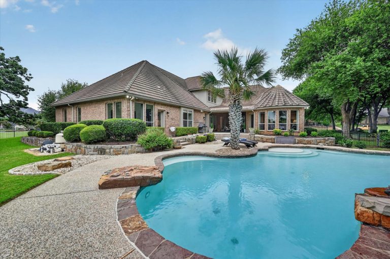 Property Photo of 4404 Trotter Lane, Flower Mound 75028 – Home for Sale in Flower Mound