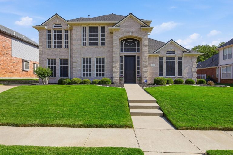 Property Photo of 1117 Crestview Drive, Bedford 76021 – Home for Sale in Bedford