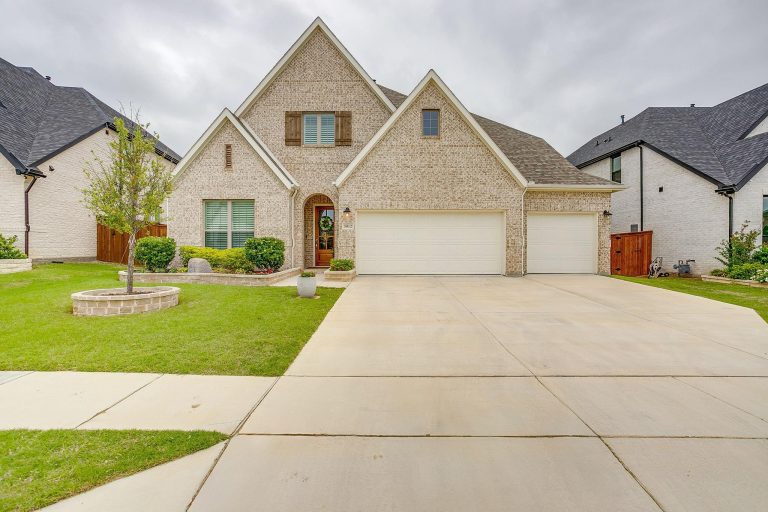Property Photo of 5012 Long Pond Trail, Flower Mound 76262 – Home for Sale in Flower Mound