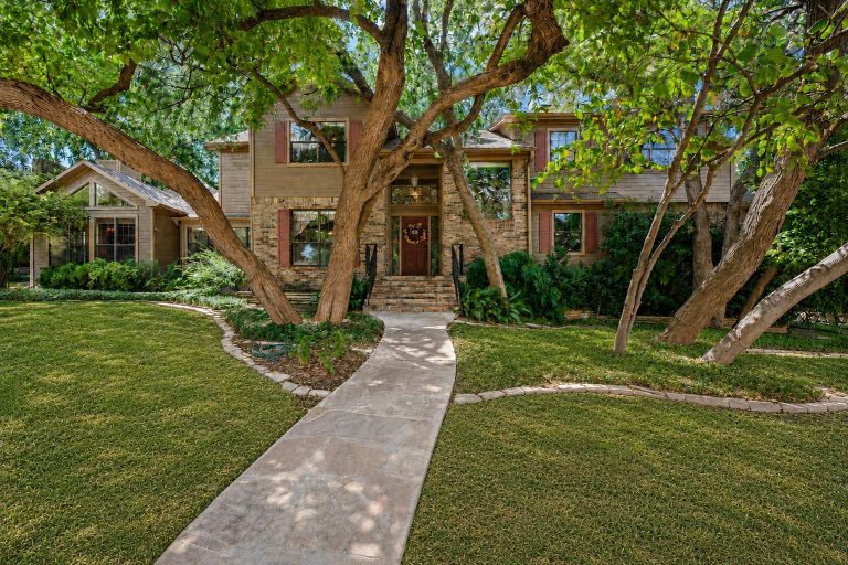 Property Photo of 601 Carriage Trail, Rockwall 75087 – Home for Sale in Rockwall