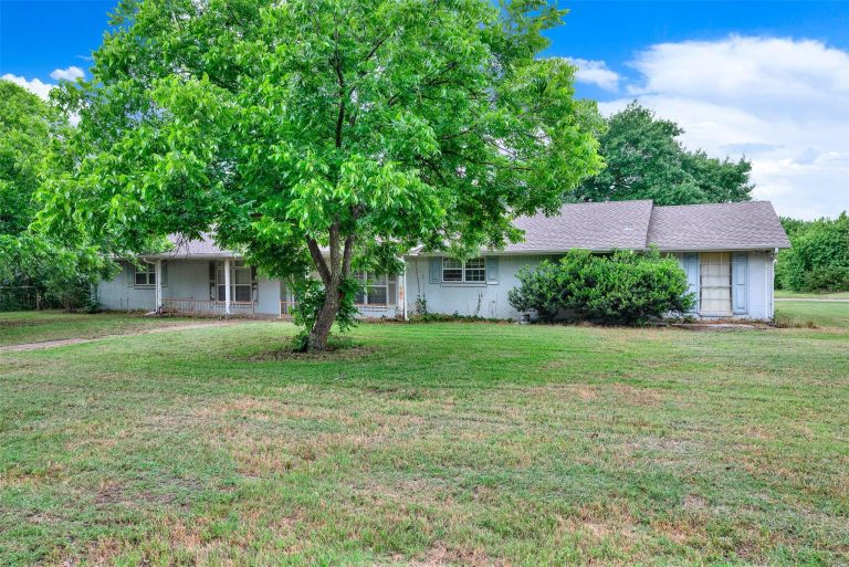Property Photo of 1415 S Joe Wilson Road, Cedar Hill 75104 – Home for Sale in Cedar Hill