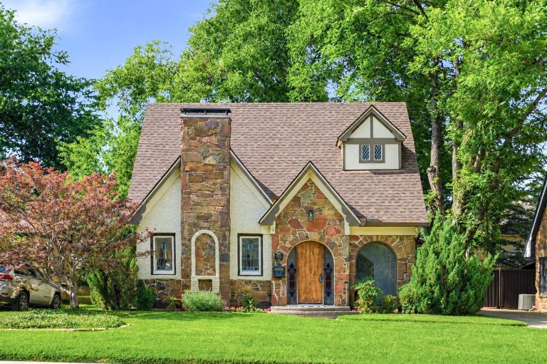 Property Photo of 5535 McCommas Boulevard, Dallas 75206 – Home for Sale in Dallas